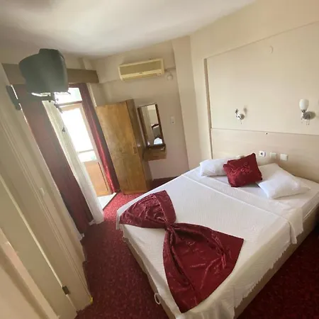 Kaan Otel קוסדסי