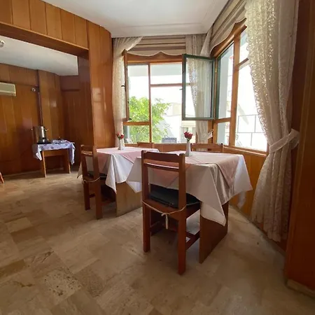 Kaan Otel קוסדסי